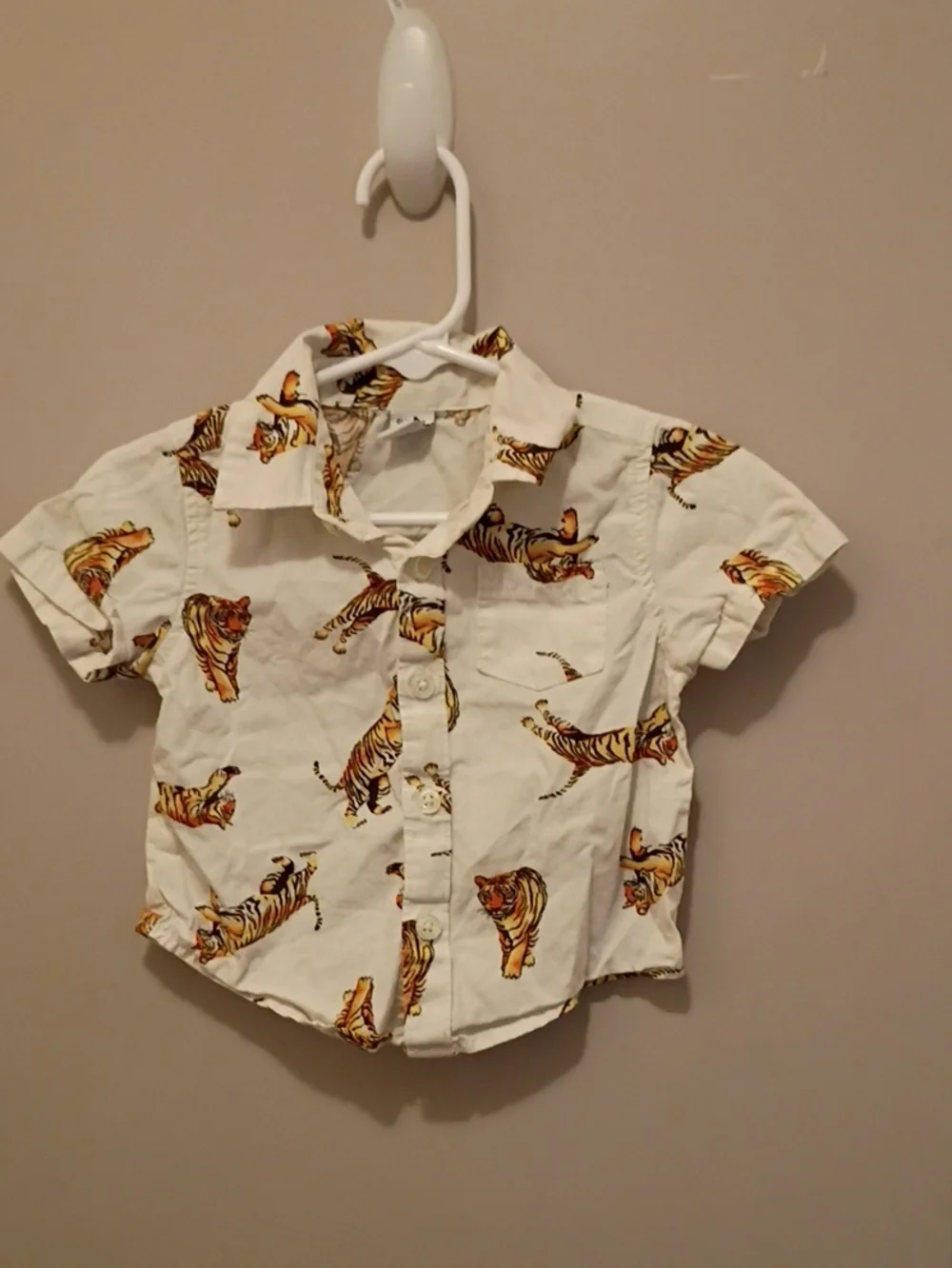 Old Navy White Short-Sleeve Button-Down with Tiger Print Size 3-6Months